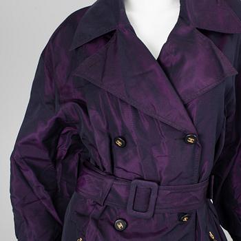 A Chanel trench coat, frensch size 36.
