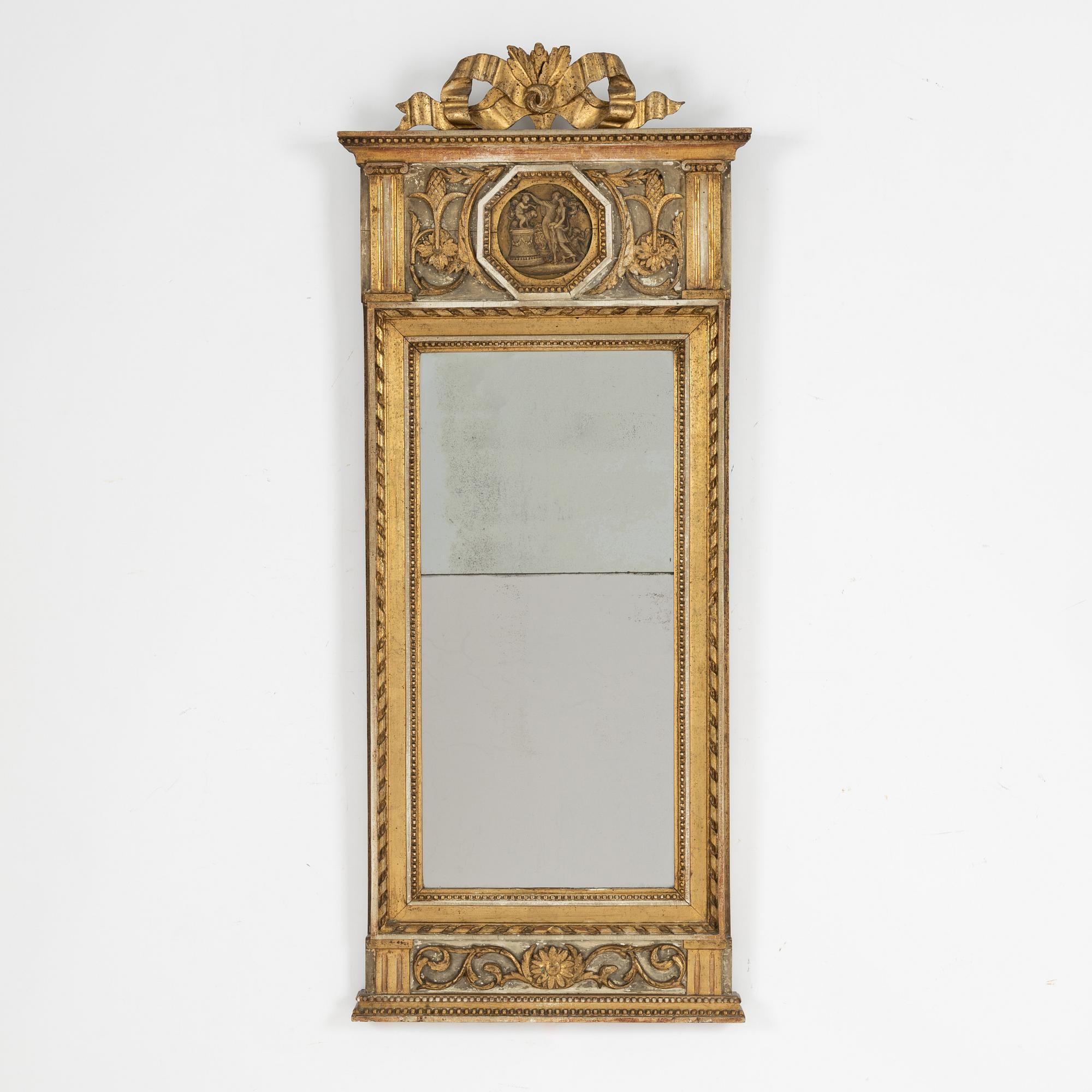 Spegel, sent 1700-tal, gustaviansk.