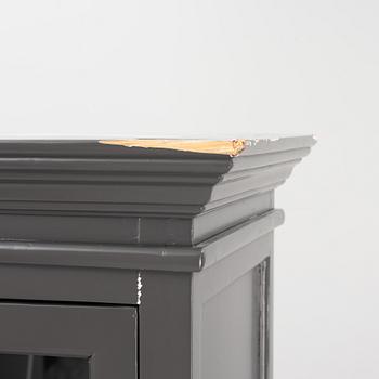 Vitrinskåp, 1900-talets senare del.