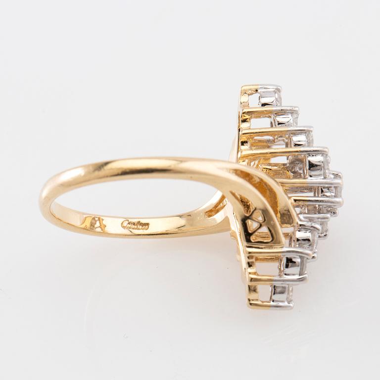 Ring in 14K white and rose gold with diamonds approx. 0.96 ct.