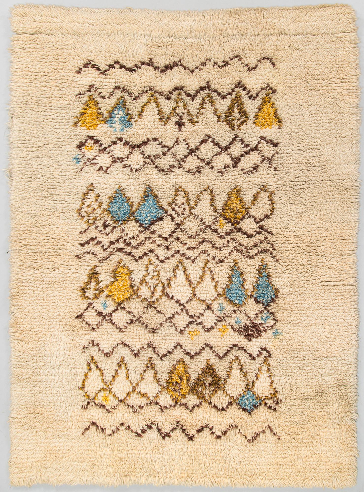 Hulda Potila, a Finnish long pile ryijy rug, Neovius oy. Ca. 142 x 103 cm.