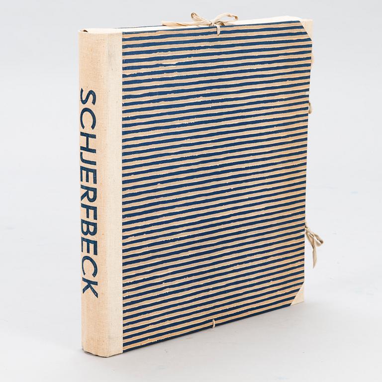 A portfolio with 48 prints from 1945.