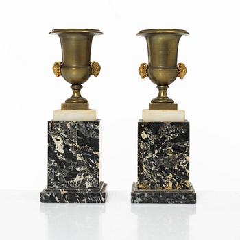 Casoletter, ett par, 1900-talets början. Louis XVI-stil.