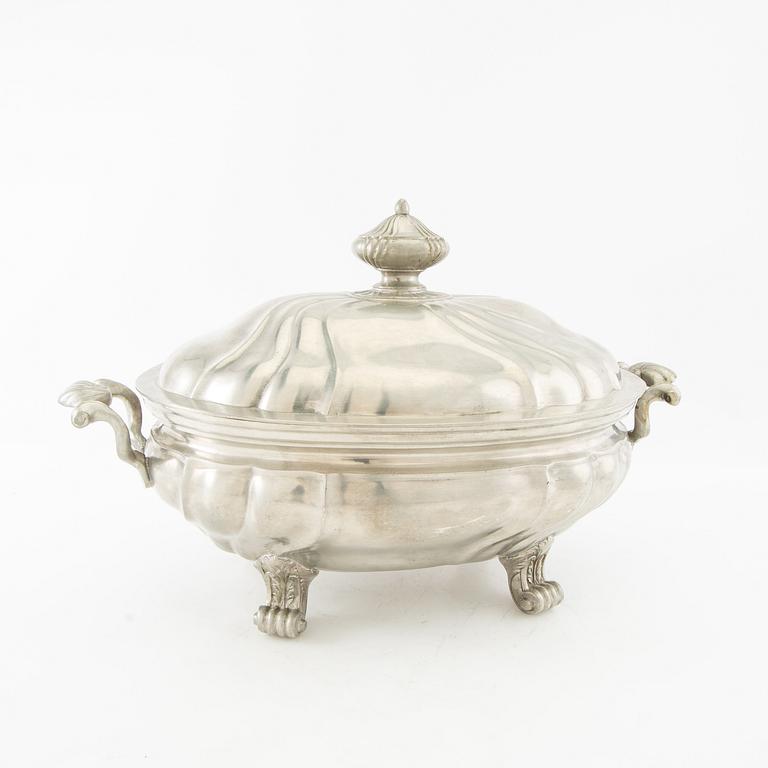 Tureen with lid Baroque style Germany Block tin circa 1900 pewter.