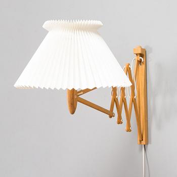 Erik Hansen, a model 317 wall lamp, 'Saxelampe'. Le Klint, Denmark.