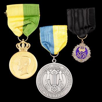 MEDALJER, 3st, en 18k guld, Kungliga Patriotiska Sällskapet, 1943. Vikt ca 30g.