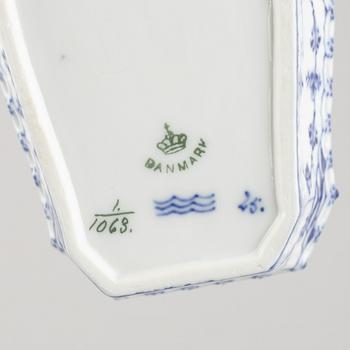 A 'Blue Fluted Full Lace' / 'Musselmalet' porcelain desk set with two inkwells, Royal Copenhagen, model 1063, 1893-1900.