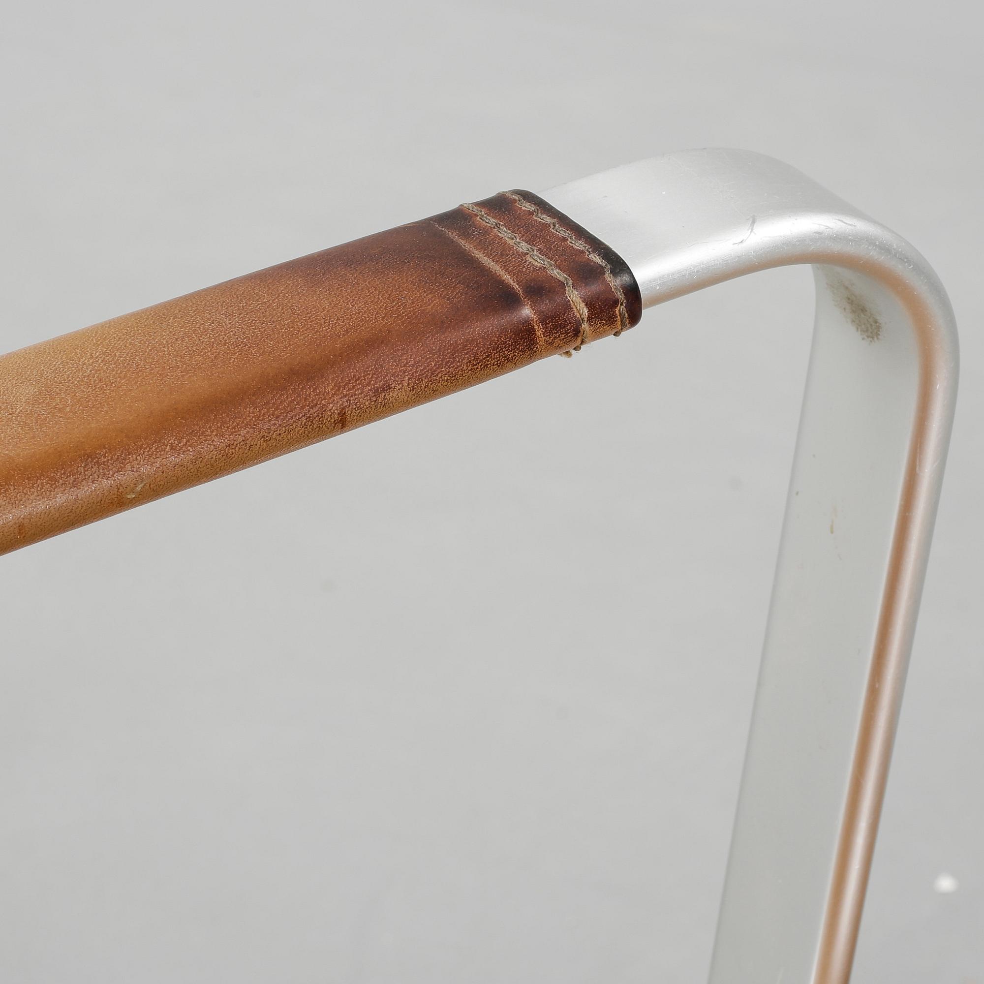 SKRIVBORDSSTOL, märkt RM, 1900-talets andra hälft.