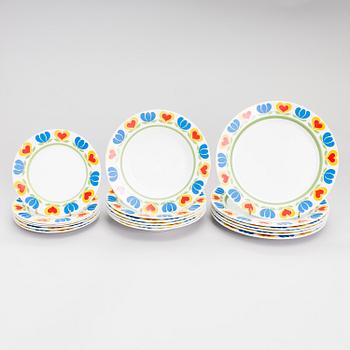 OLGA OSOL, A 1960'/70's 29 piece 'Könni' dinner set for Arabia Finland.