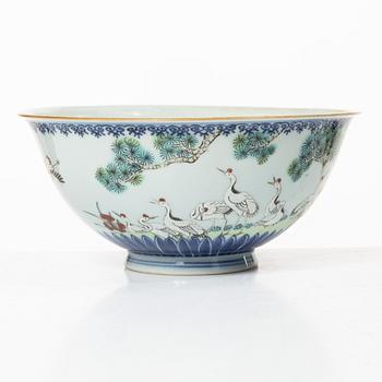 An enamelled 'cranes' bowl, Qing dynasty, with Qianlong seal mark.