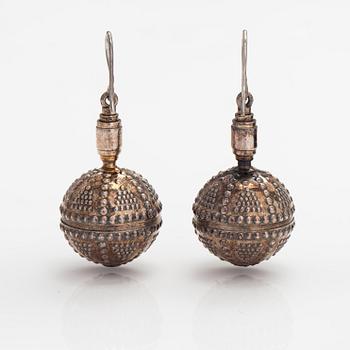 A pair of sterling silver earrings "Halikko earrings". Kalevala Koru, Helsinki 1992.