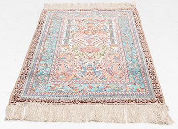 Rug, Hereke design, silk, approx. 122x77 cm.