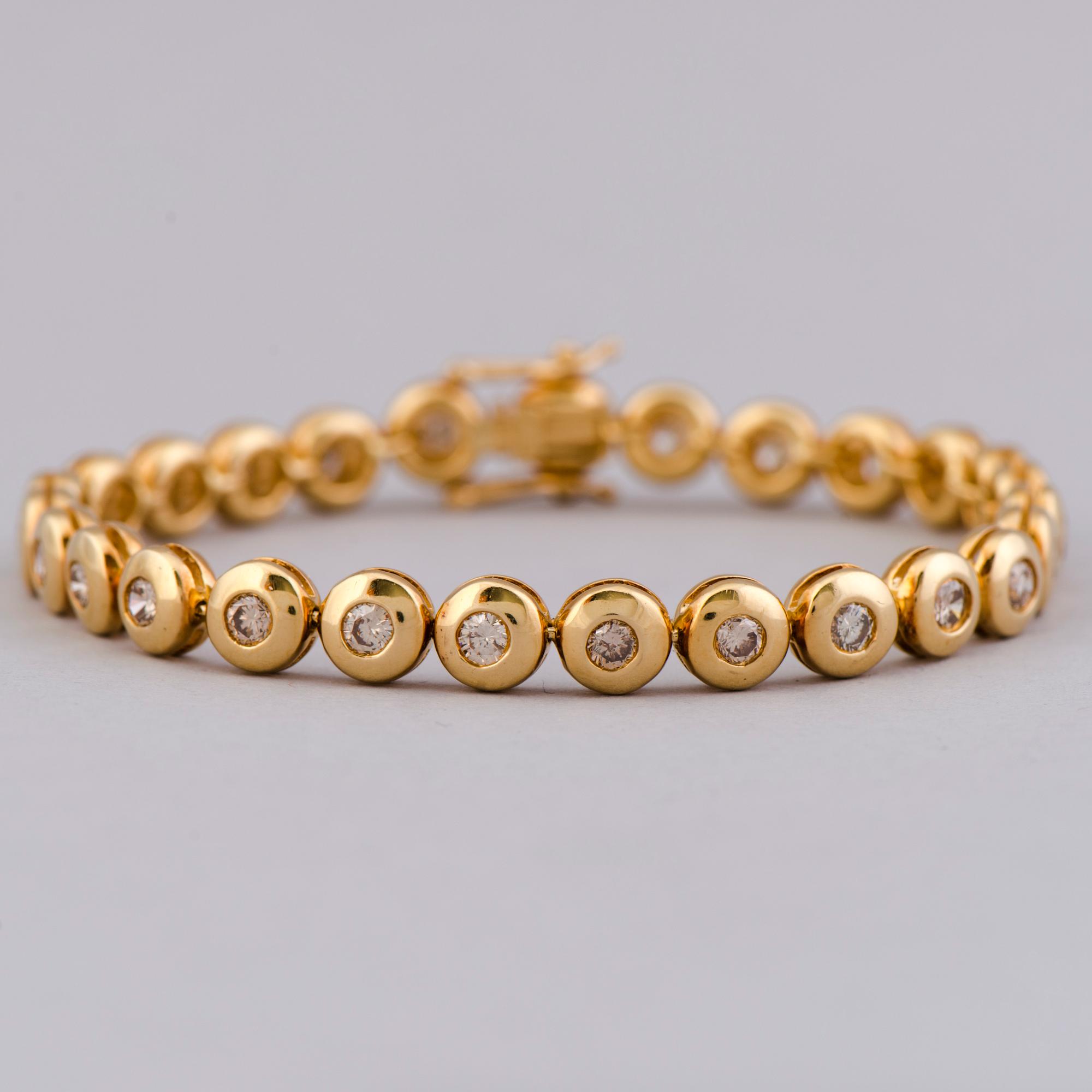 A BRACELET, brilliant cut diamonds, 14K gold.