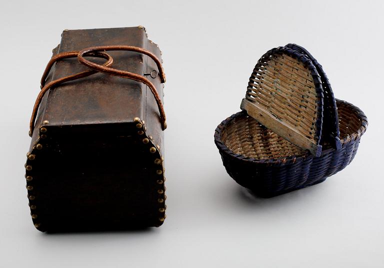 KORG OCH VÄSKA, trä och spån, 1800-/1900-tal.