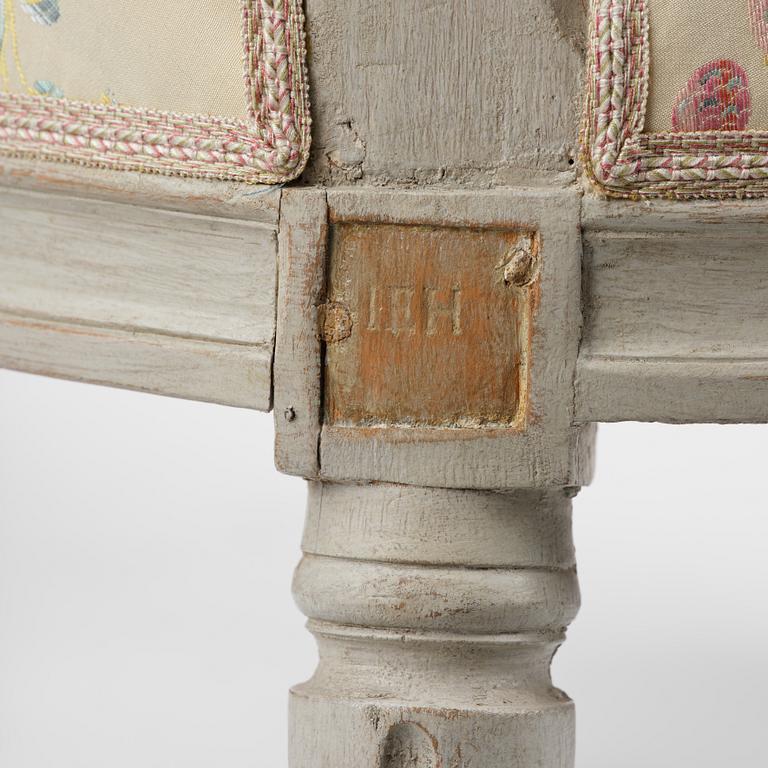 A pair of Gustavian chairs by I. E. Höglander (master in Stockholm 1777-1813).