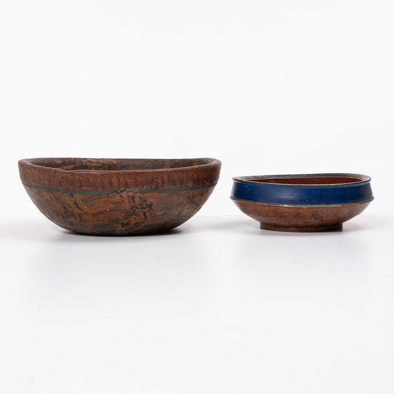 Skålar, 7 st, samt ett tråg, allmoge, 1800-tal.