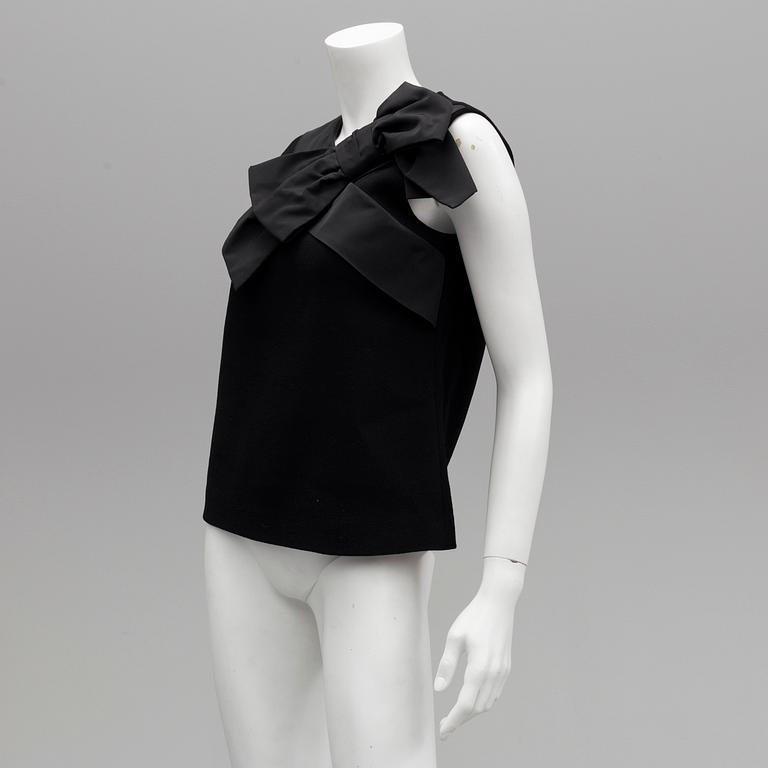 TOP, Moschino, storlek 40.