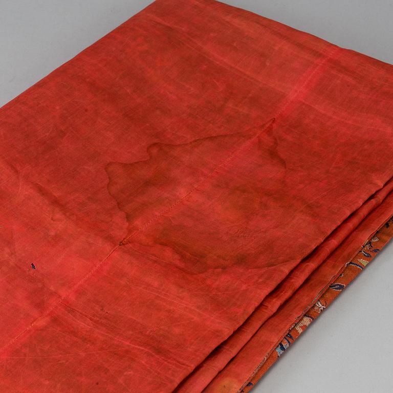 A Chinese silk "100 boys" silk blanket, late Qing dynasty/early 20th Century.