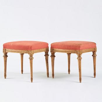 Taburetter, ett par, av Johan Erik Höglander (mästare i Stockholm 1777-1813), Gustavianska.