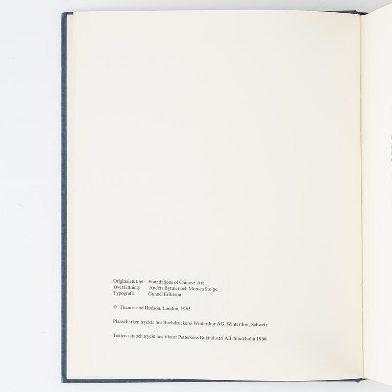 Six book about Chinese porcelain and art.
