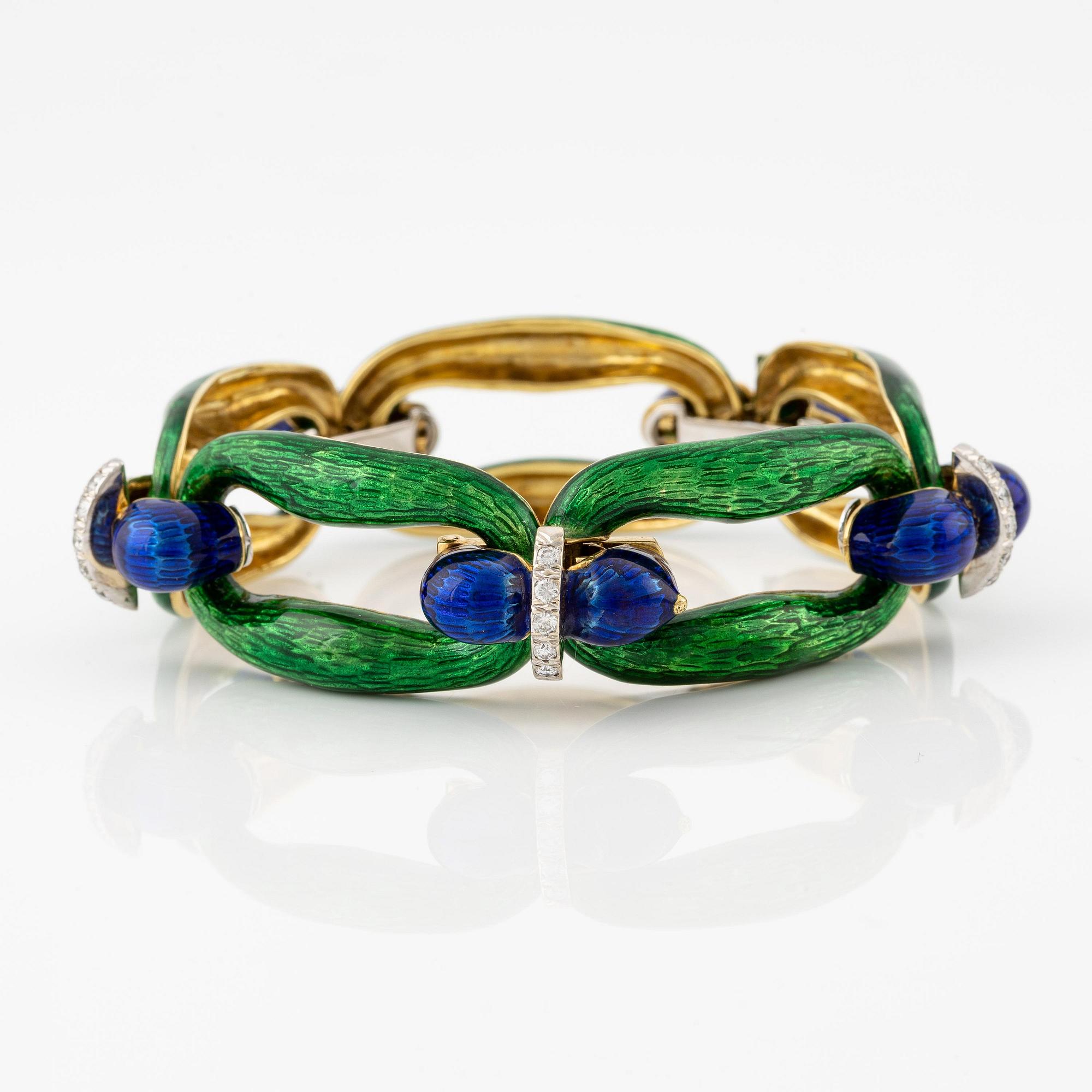 Armband 18 guld med emalj och runda briljantslipade diamanter, Spritzer & Fuhrmann.