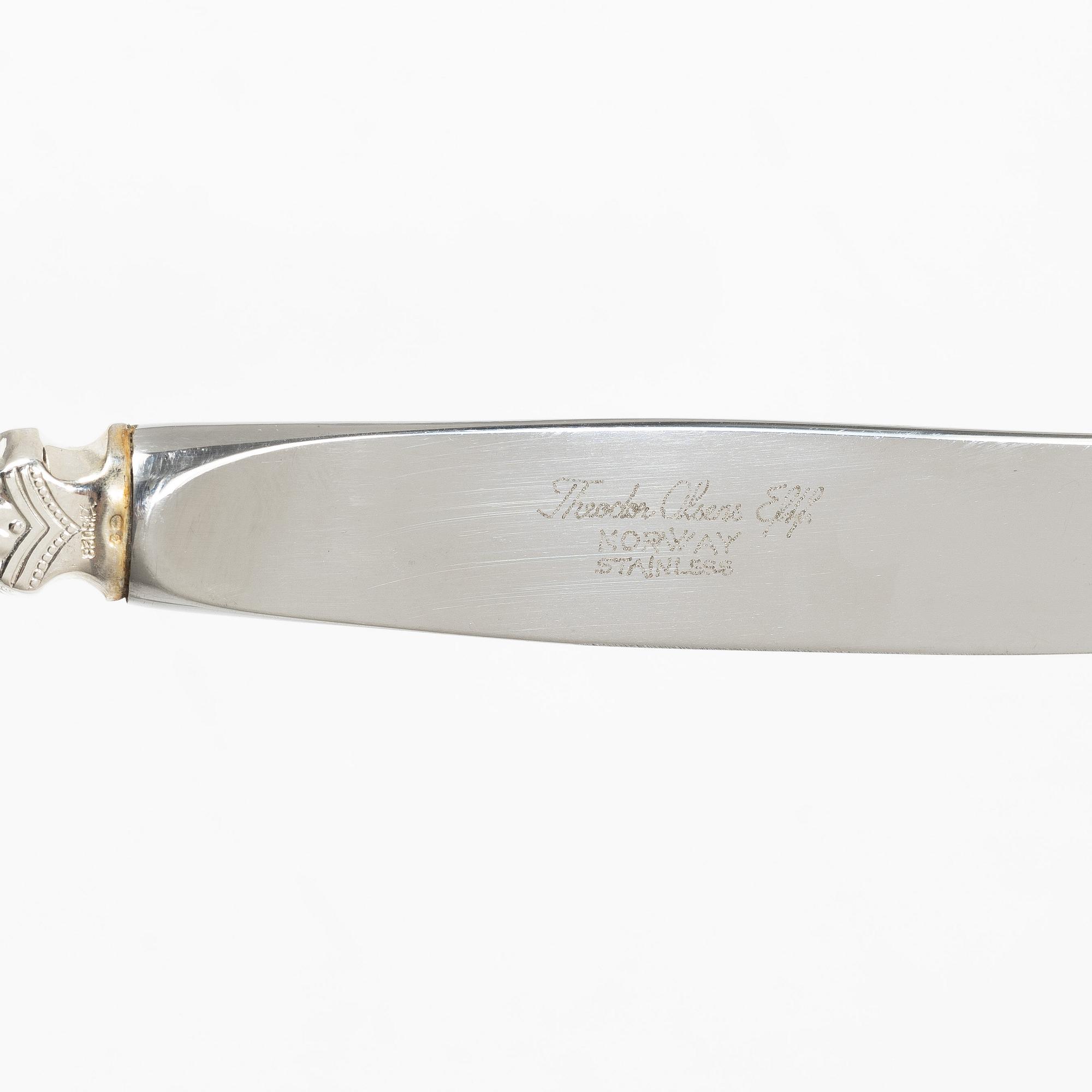 Theodor Olsen, cutlery set, 111 pieces, silver, model Anitra, in a case by master carver Emil Sandberg (1905-1998).