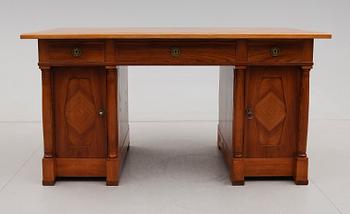 HURTSSKRIVBORD, 1900-talets första hälft.