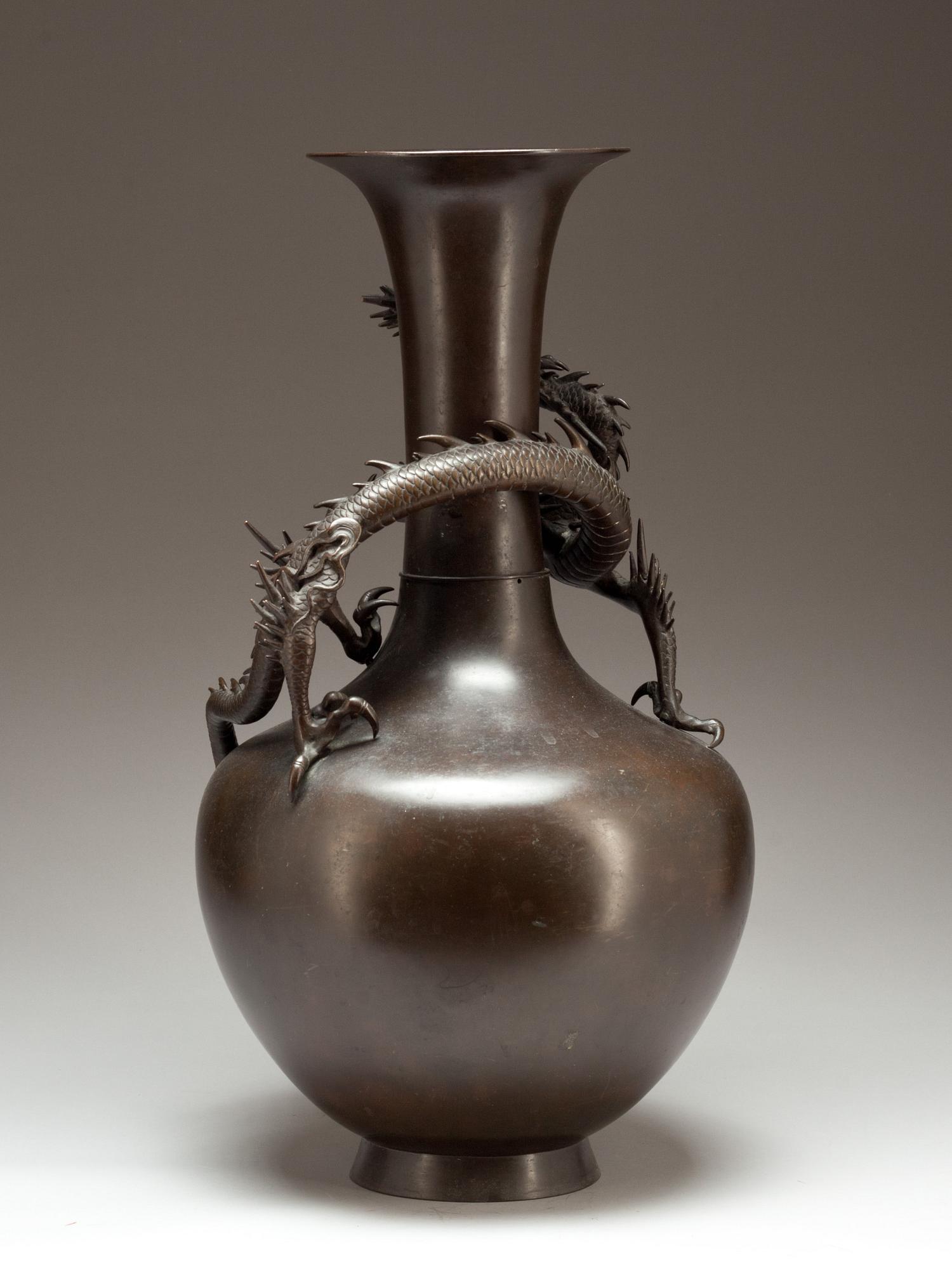 VAS, brons. Kina, 1900-tal.