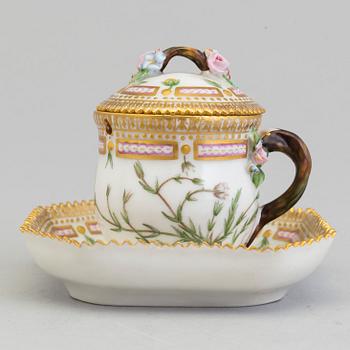 A Royal Copenhagen 'Flora Danica' custard cup with lid and plate model #3514 and #3515.