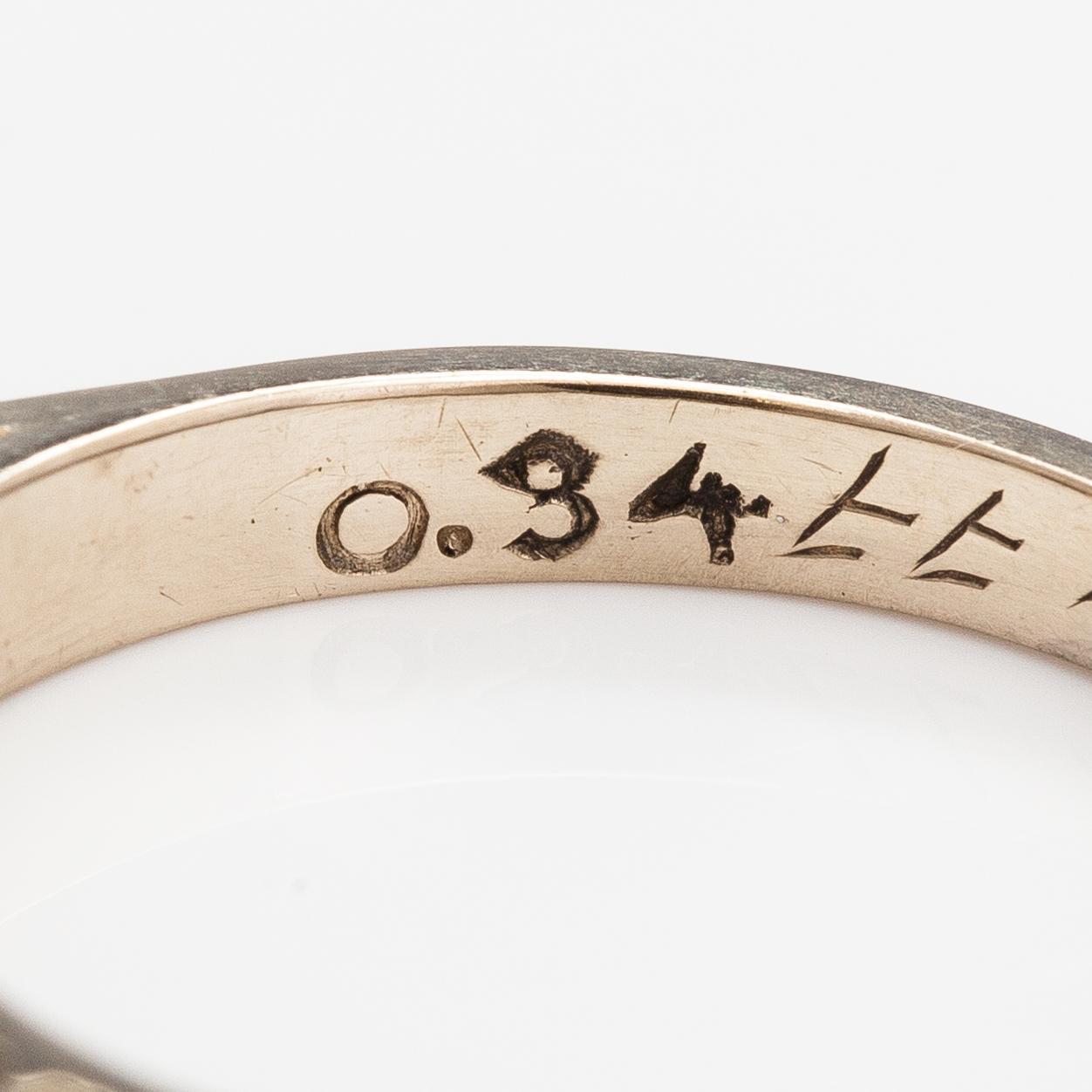 Ring, 18K guld, diamanter 0.34 ct tot enligt gravyr.
