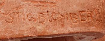 STIG BLOMBERG, skulptur, bemålad gips. Signerad.