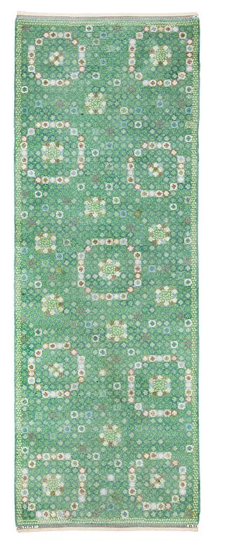 RUNNER. "Bankrabatten grön". Knotted pile. 310,5 x 111,5 cm. Signed AB MMF BN.