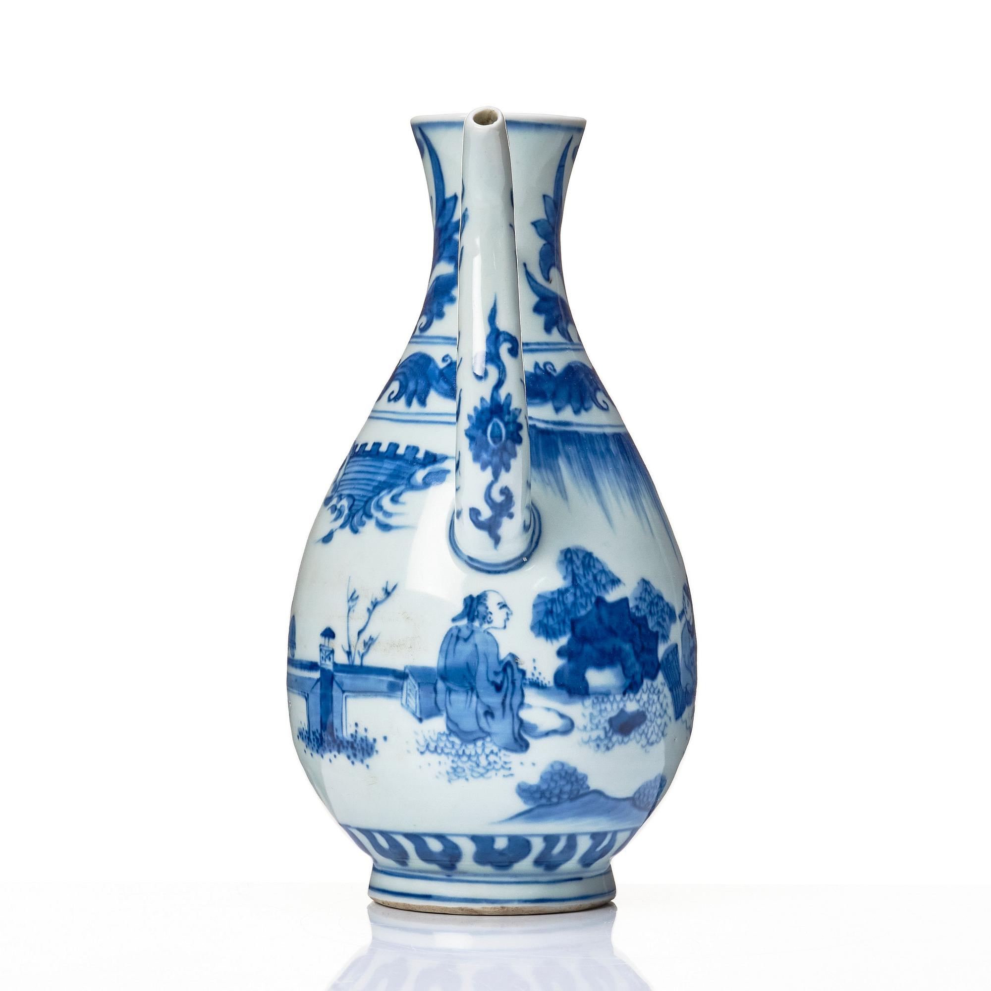 A blue and white Transition ewer, 17th Century.