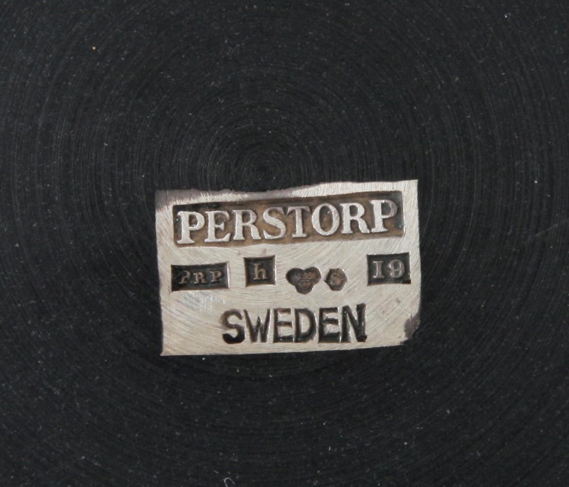BRICKA och UNDERLÄGG, 5+1, isolit och silver. Perstorp.