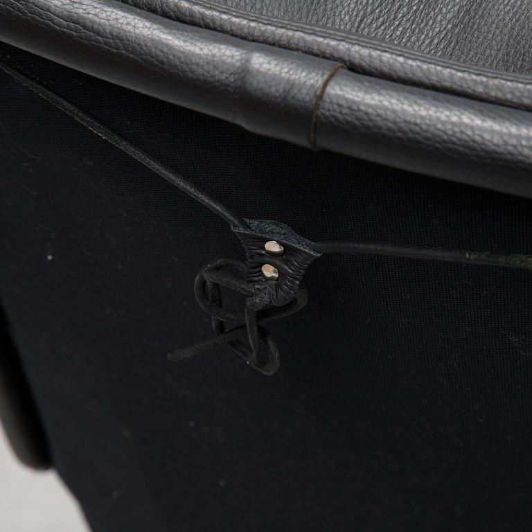 Bruno Mathsson, fåtöljer, ett par, "Jetson" för Dux 2000-tal, formgiven 1969.