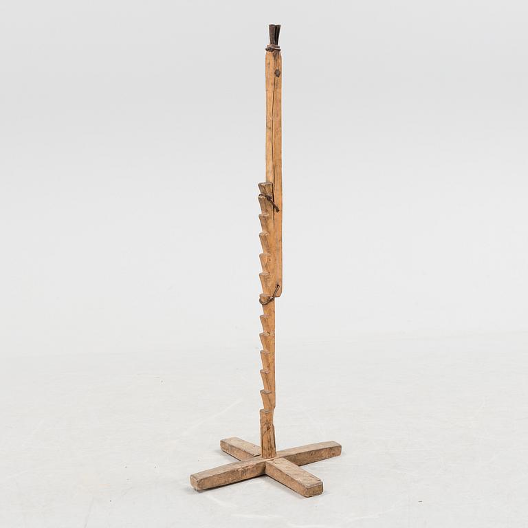 LJUSSTAKE, så kallad lysekärring, allmoge 1800-tal.