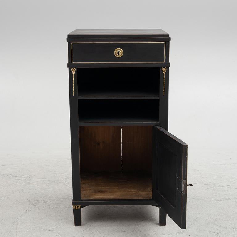 Cabinet, late 19th century.