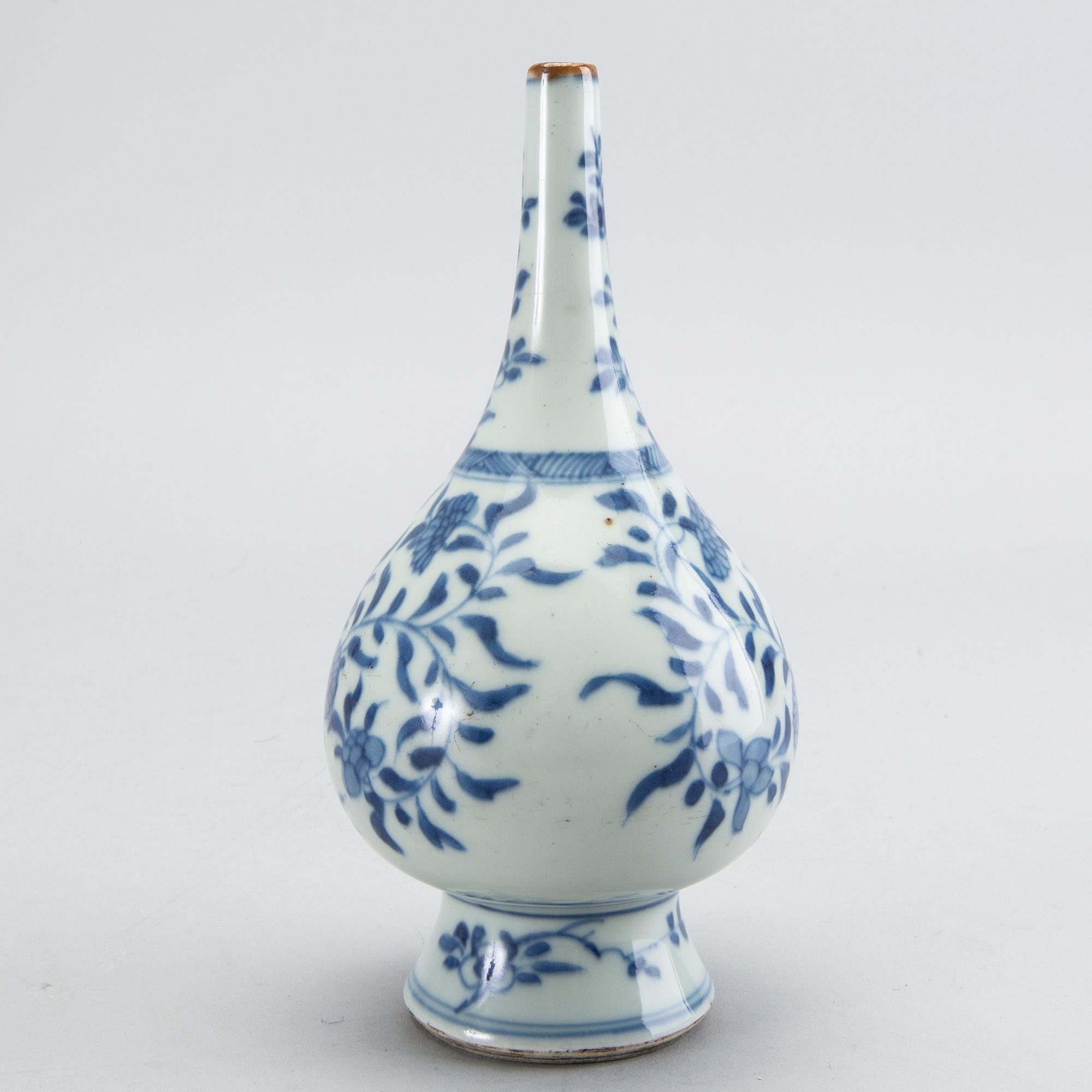 Water dropper, porcelain, Kanqxi, (1662-1722).