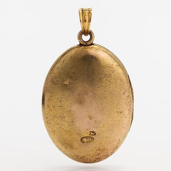 Medaljong, hänge, 14K guld, syntetiska rubiner och demantoidgranater. S:t Petersburg, 1908-1926.
