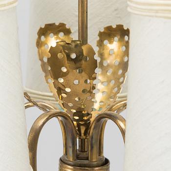 Paavo Tynell, A '9030' chandelier for Taito. Made to order 1950.