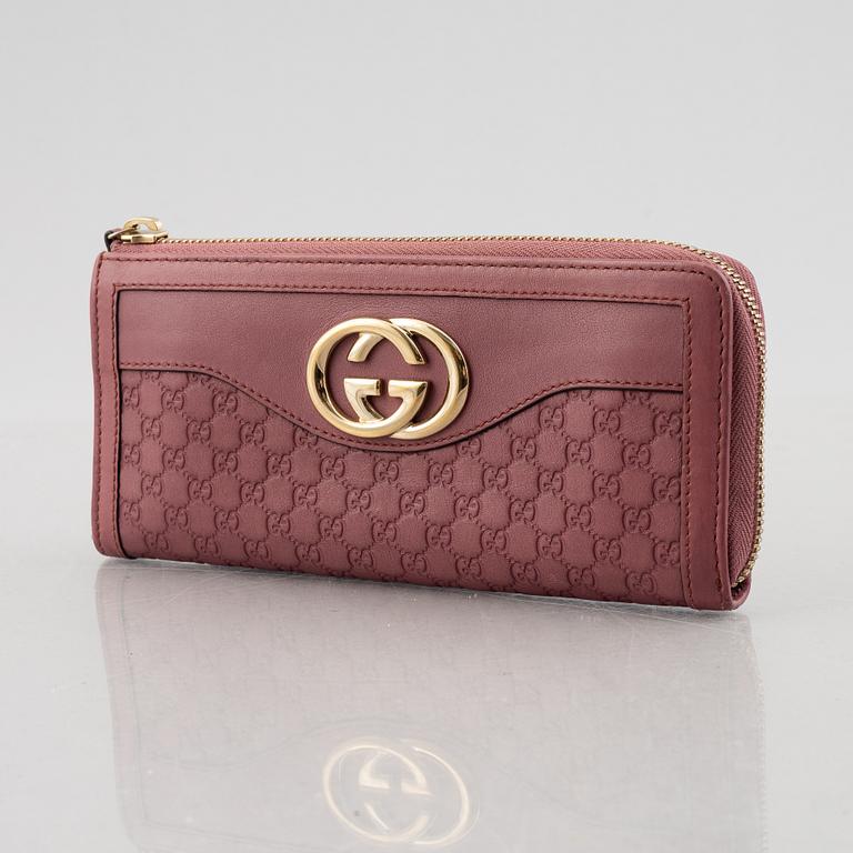 Gucci, wallet.