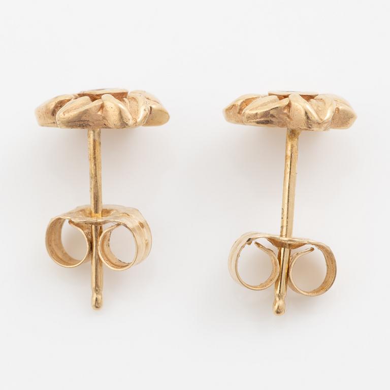 Earrings, 14K gold with small brilliant-cut diamonds.