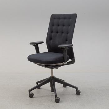 A 21th century 'ID Trim' office chair by Antonio Citterio, Vitra.