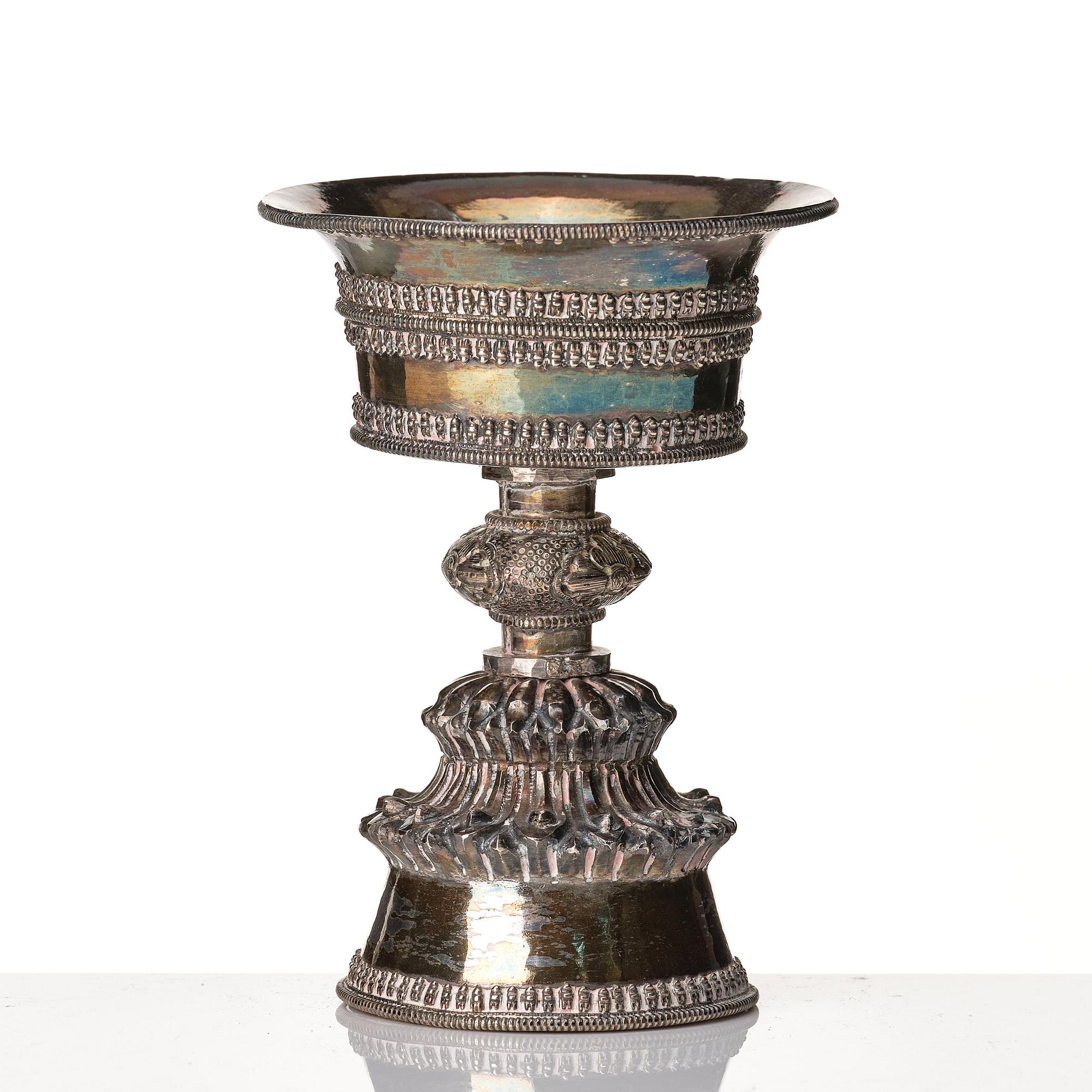 Smörlampa, låghaltigt silver. Tibet, 1800-tal.
