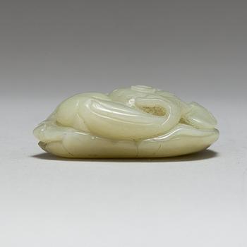 A carved nephrite sculpture of fish and bat by lotusbud, Qing dynasty (1664-1912).