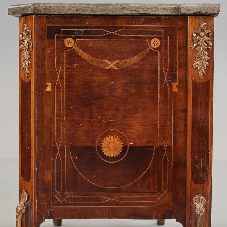 A Gustavian late 18th century commode by Anders Lundelius (master in Stockholm 1778-1823), not signed,