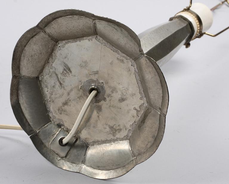 BORDSARMATUR, tenn, 1900-talets första hälft.