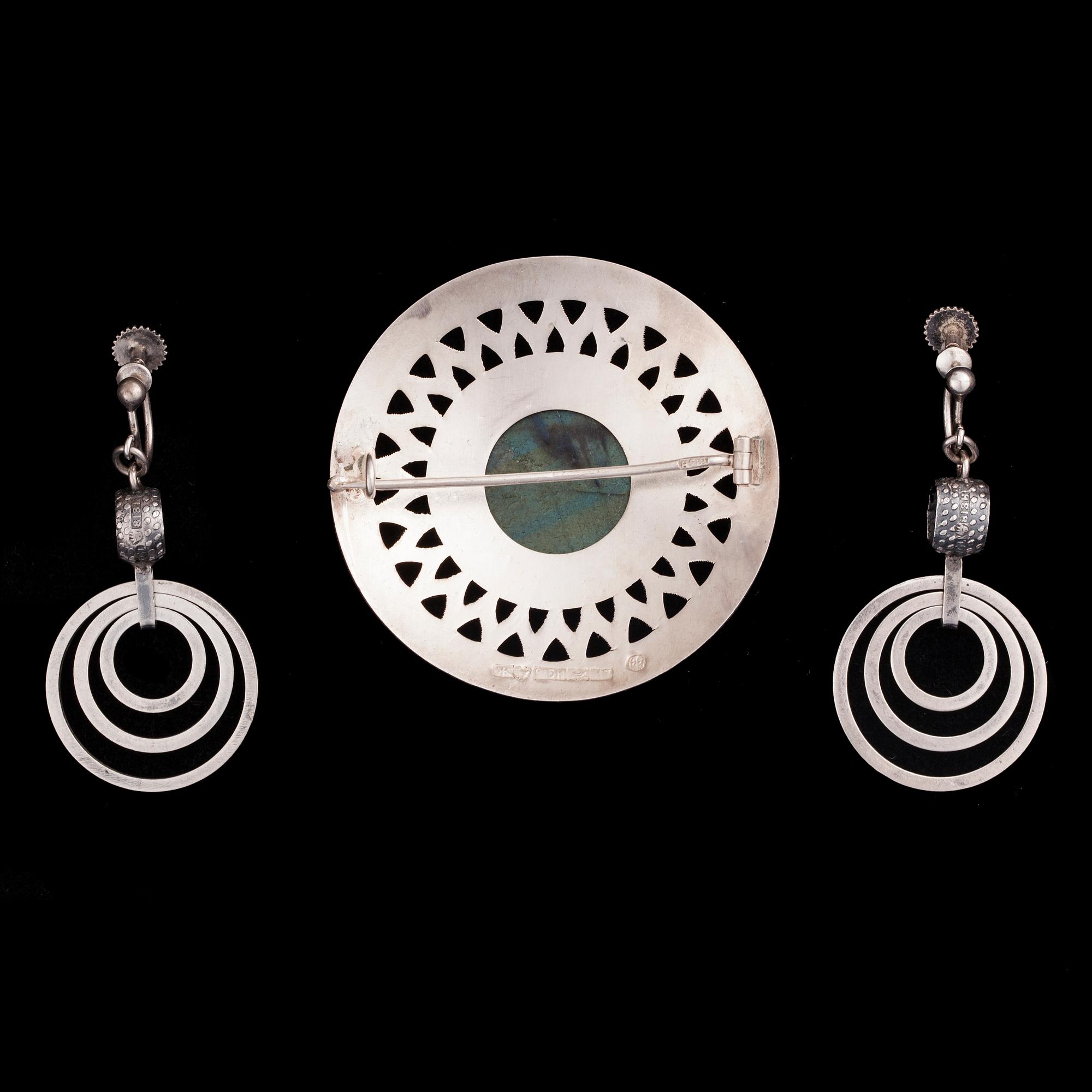 ÖRHÄNGEN samt BROSCH, silver, Kalevala Koru, 1943 samt 1965.