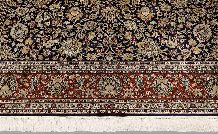 A silk Kashmir carpet, ca 280 x 188 cm.