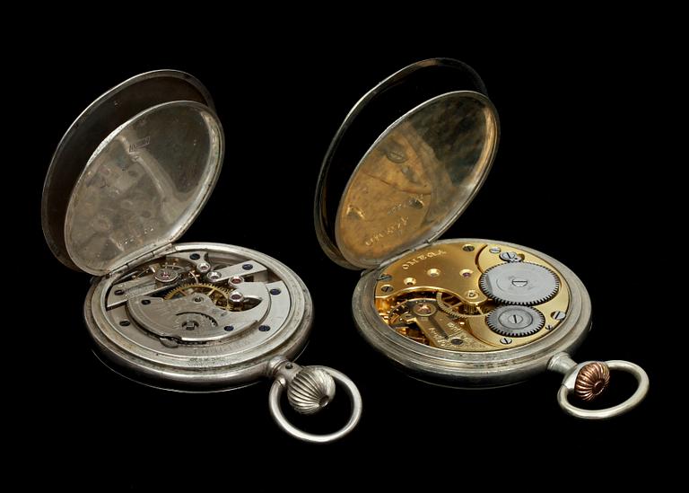 HERRFICKUR, 2 st, bl a silver, omkring år 1900.